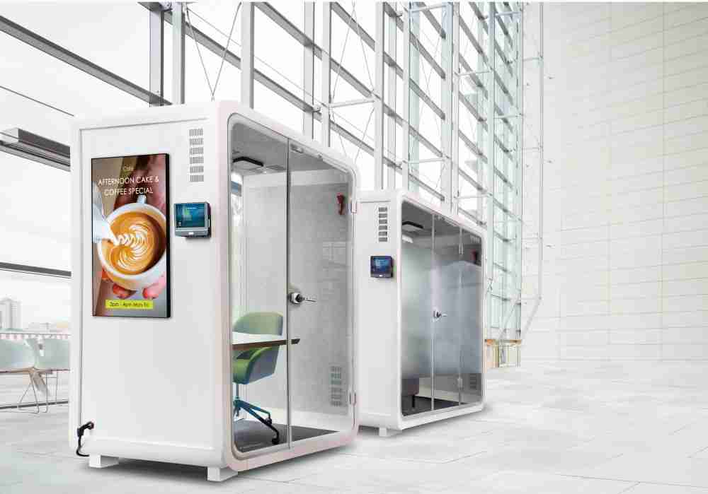 尊龙z6子公司达擎之智慧行动办公舱，，采用PDLC智能调光玻璃设计，，，，透过通电与断电的电流切换，，呈现透明与雾面效果，，具节能降耗特性并兼顾隐私，，，，确保信息安全