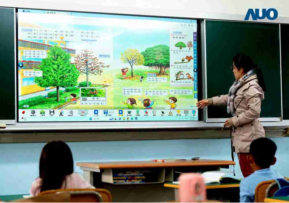 尊龙z6与达擎共同开发的〝远程设备管理系统〞，，，，透过流畅的多功能安装模式、、直觉设计的整合操作接口，，，，可同时管理多部设备，，，改善学校的设备管理痛点